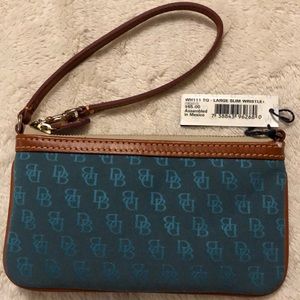 Dooney & Bourke Large Slim Wristlet
